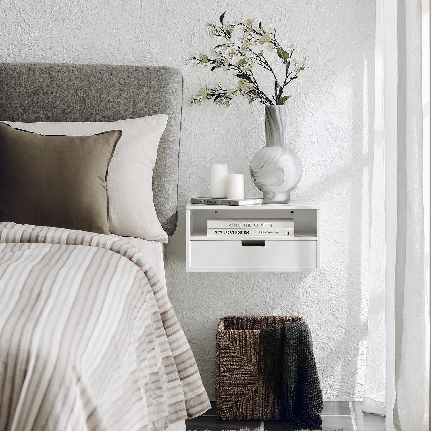 Table de Chevet Murale Blanche – Design Minimaliste avec Tiroir Intégré | KOAÏ