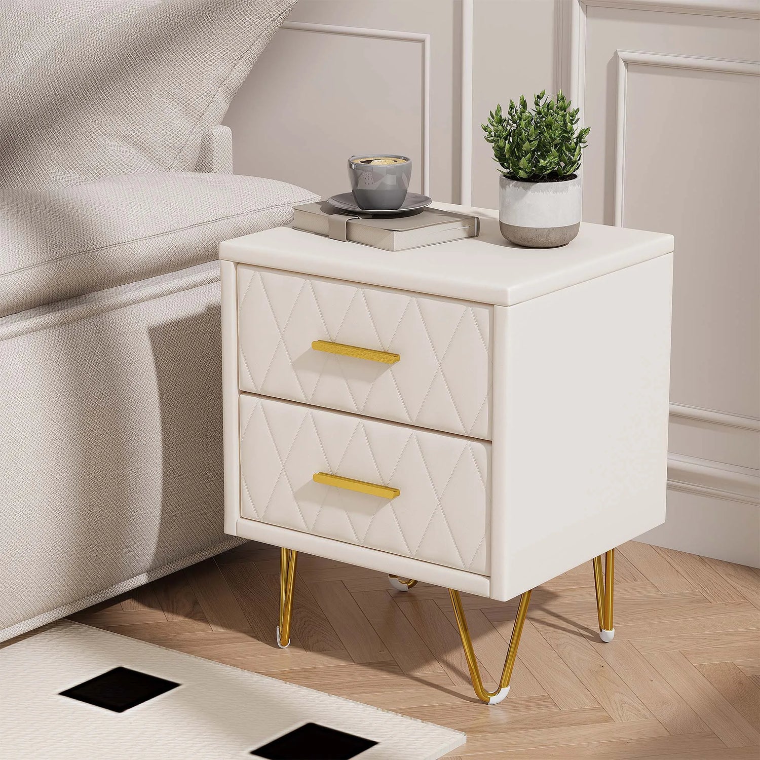 Lot De 2 Tables D’Appoint En Cuir Beige Avec Pieds Dorés – Design Moderne Et Raffiné | KOAÏ